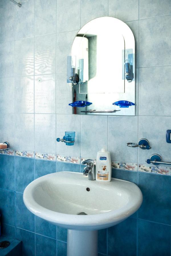 City Center Two Private Bedrooms Near Scanderbeg Square On Shared Apartment Tirana Extérieur photo
