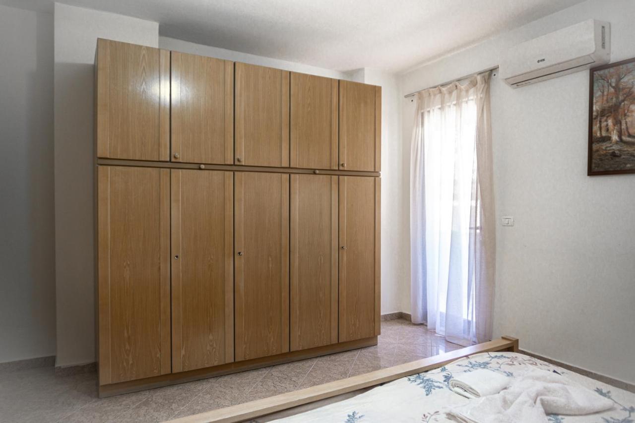 City Center Two Private Bedrooms Near Scanderbeg Square On Shared Apartment Tirana Extérieur photo