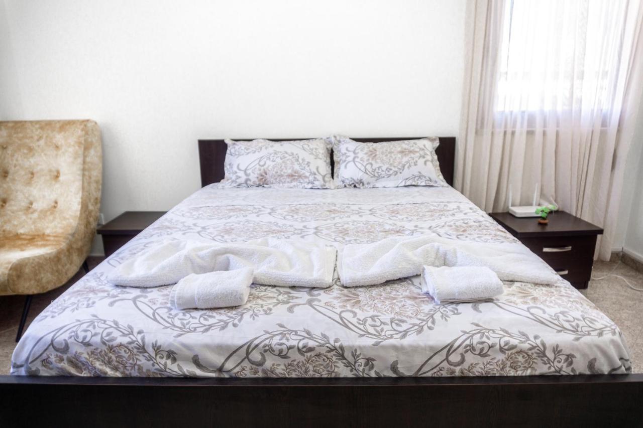 City Center Two Private Bedrooms Near Scanderbeg Square On Shared Apartment Tirana Extérieur photo