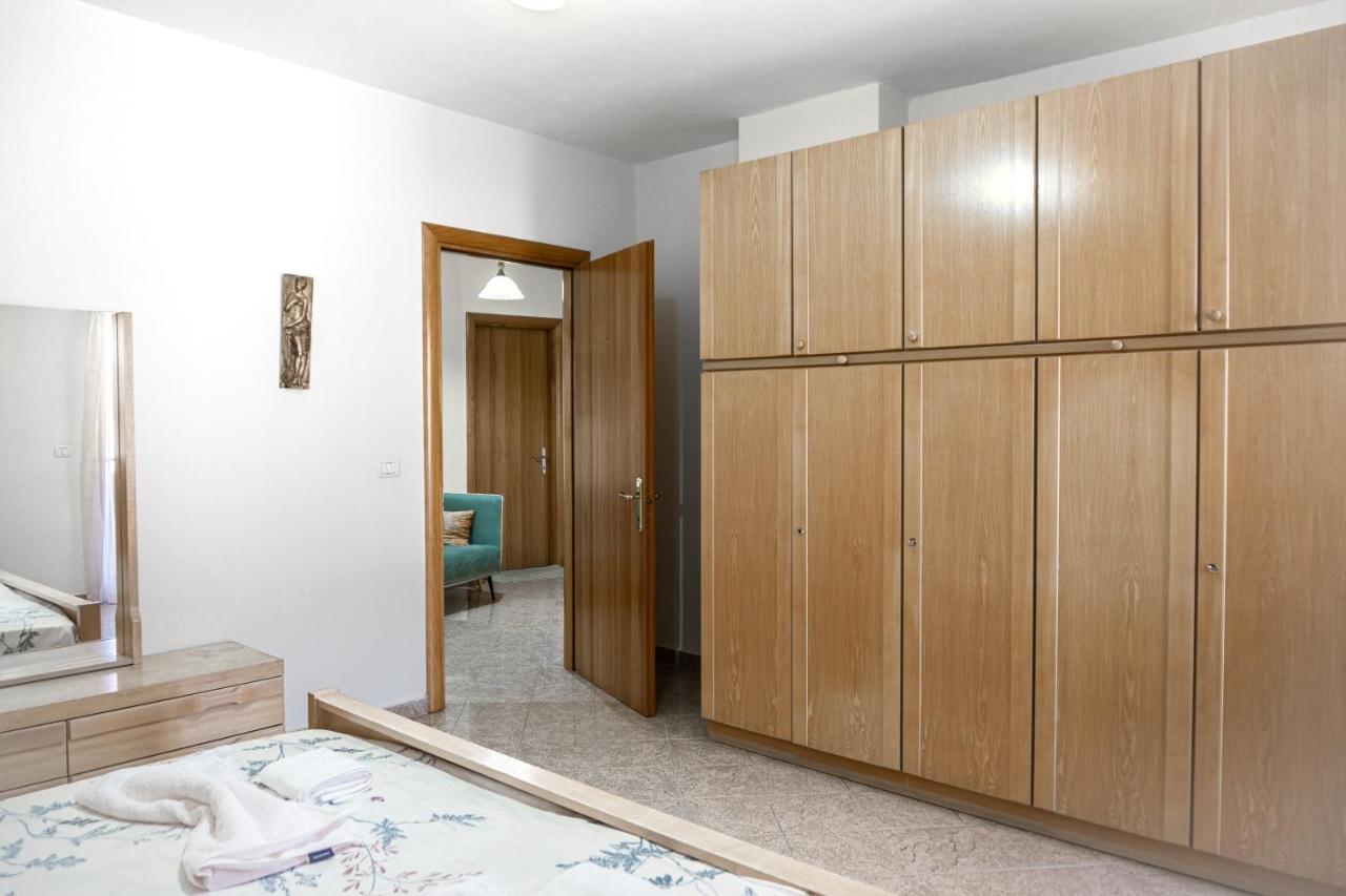 City Center Two Private Bedrooms Near Scanderbeg Square On Shared Apartment Tirana Extérieur photo