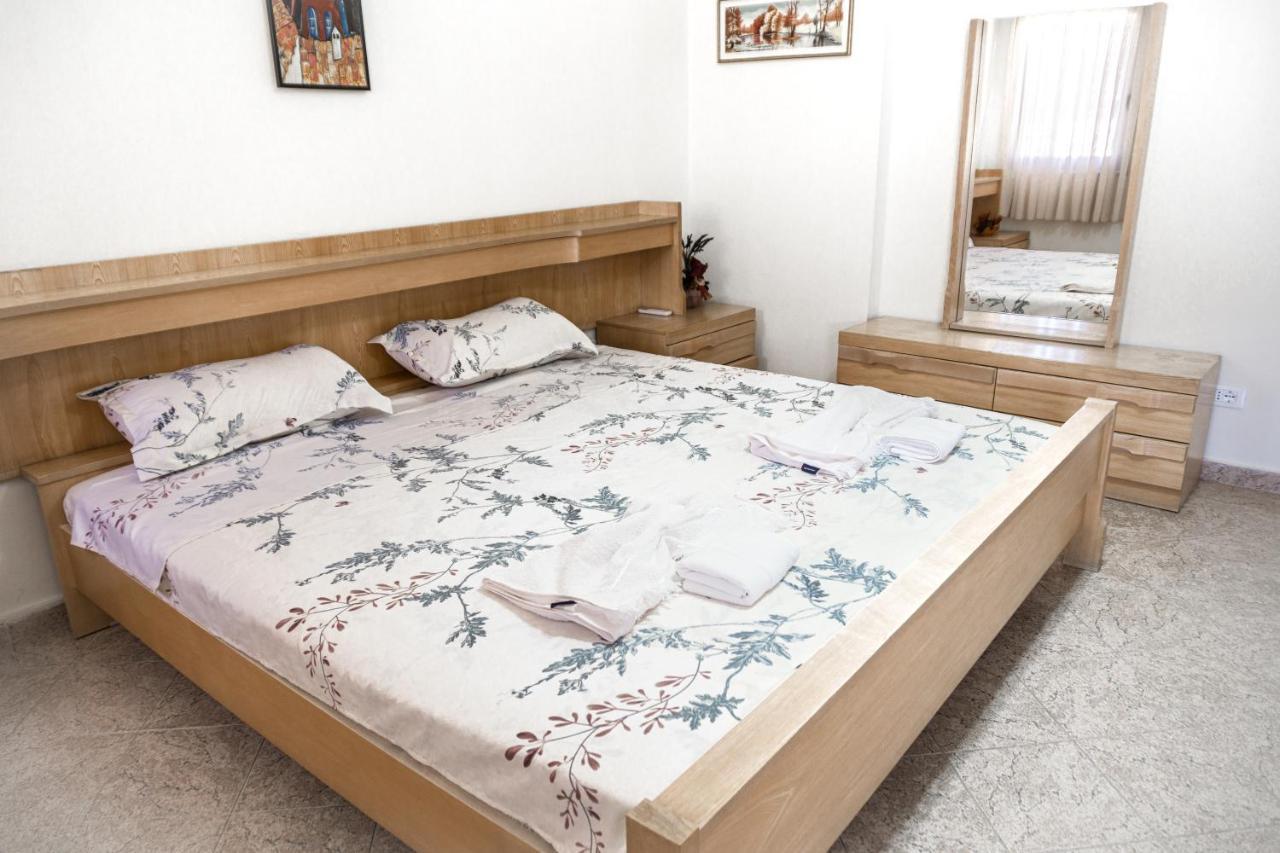 City Center Two Private Bedrooms Near Scanderbeg Square On Shared Apartment Tirana Extérieur photo