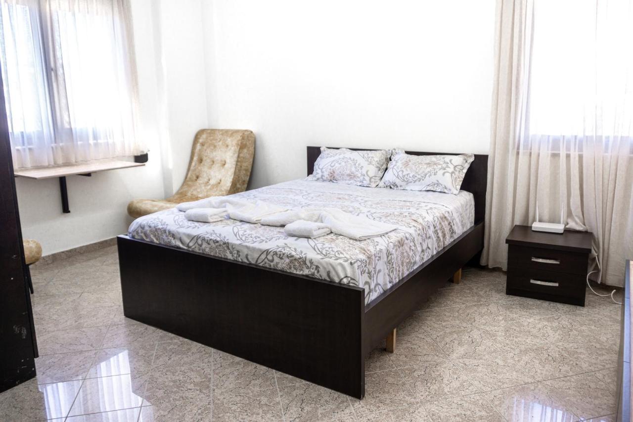 City Center Two Private Bedrooms Near Scanderbeg Square On Shared Apartment Tirana Extérieur photo