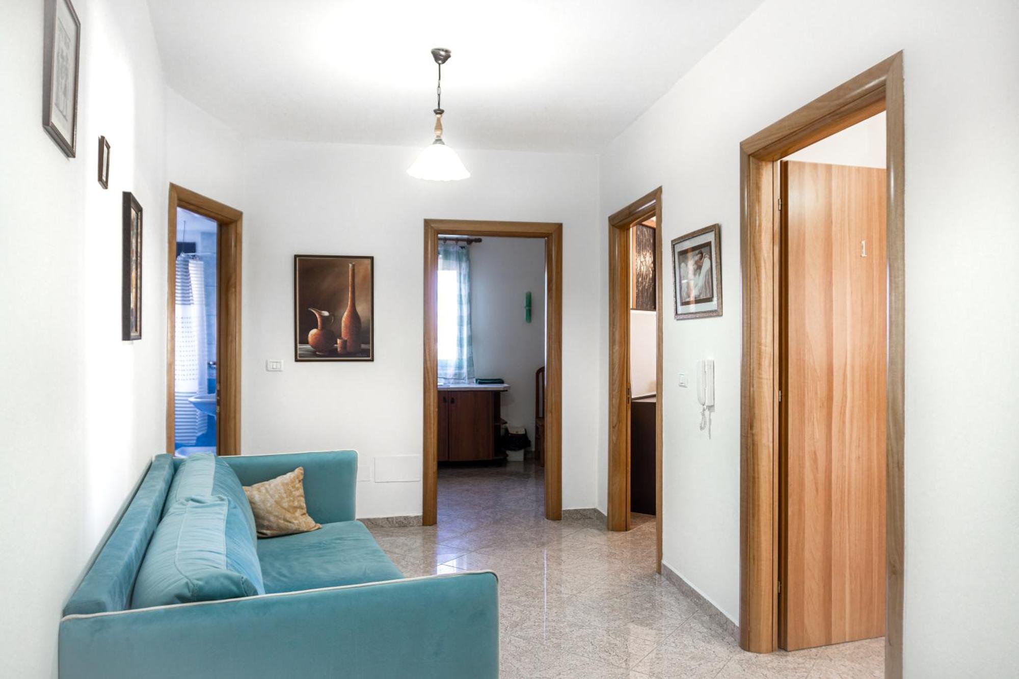 City Center Two Private Bedrooms Near Scanderbeg Square On Shared Apartment Tirana Extérieur photo